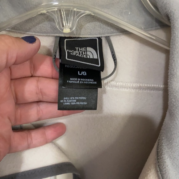 Northface size L off white jacket - Picture 2 of 5